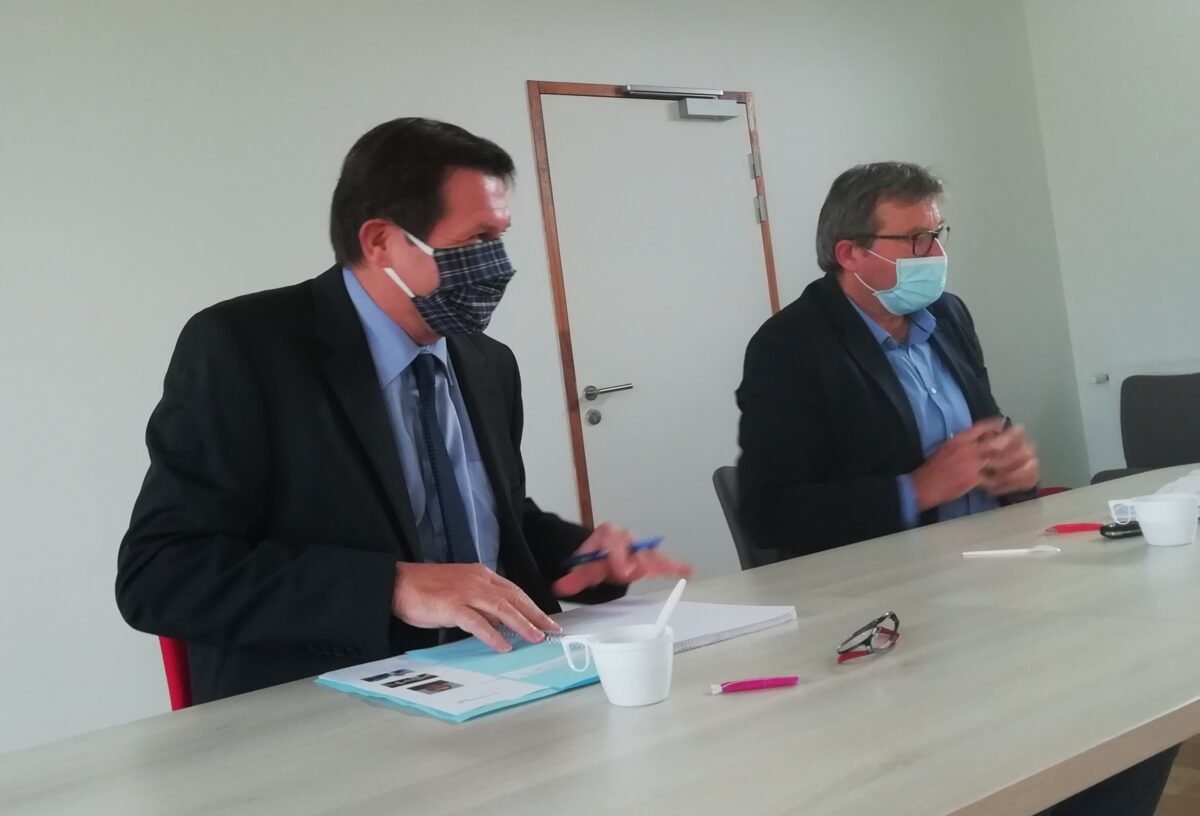 Photo avec Mr le Sous-préfet
